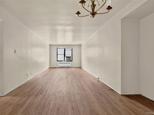 87-19 204th street A61, Hollis Hills NY 11423