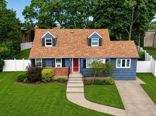 315 Harmony Drive, Massapequa Park NY 11762
