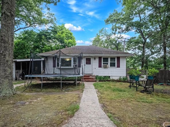 45 Dawn Road, Rocky Point NY 11778