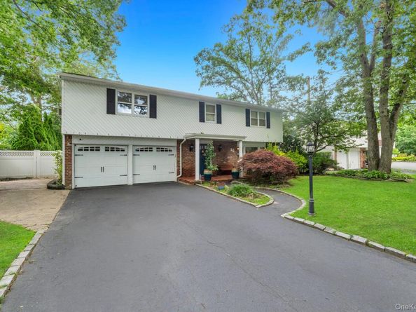 22 Cornelia Lane, Lake Grove NY 11755