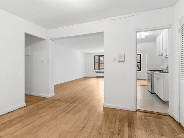 123-35 82nd Road 3N, Kew Gardens NY 11415