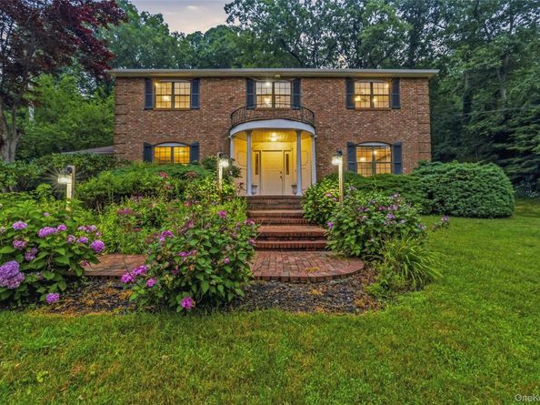 94 Bagatelle Road, Melville NY 11747