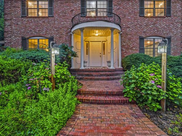94 Bagatelle Road, Dix Hills NY 11746