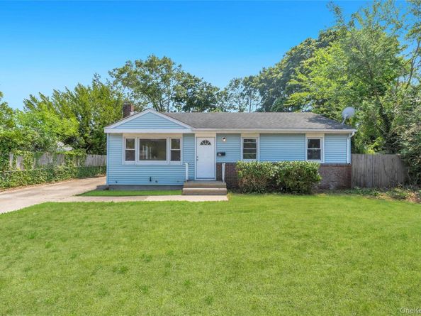 61 Herbert Circle, Patchogue NY 11772