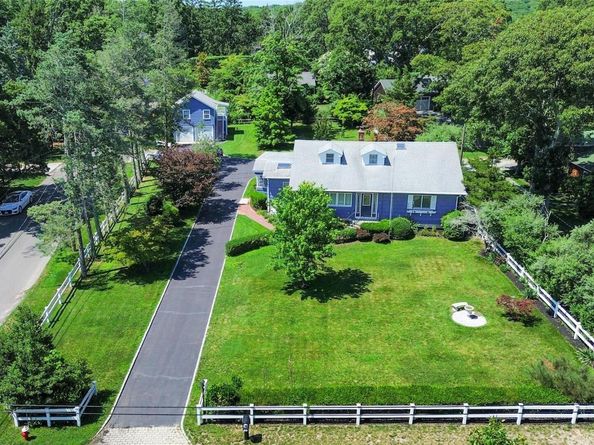 8275 Skunk Lane, Cutchogue NY 11935