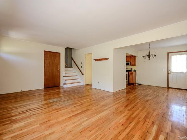 87 Central Park Road, Plainview NY 11803