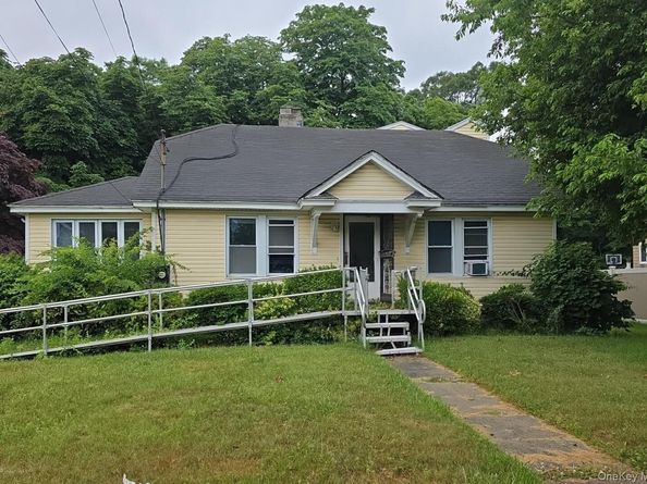 34 N Baldwin Place, Massapequa NY 11758