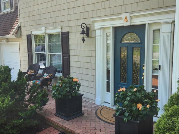 4 Harris Court, Commack NY 11725