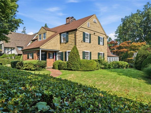 255 Manor Road, Douglaston NY 11363