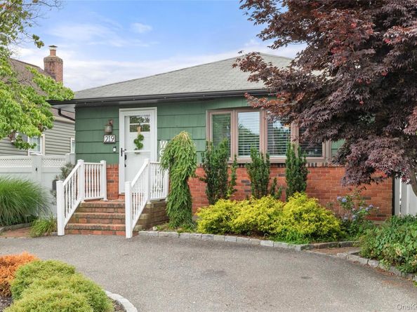 219 Venetian Boulevard, Lindenhurst NY 11757
