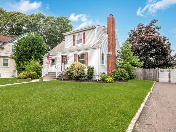 338 Southside Avenue, Freeport NY 11520