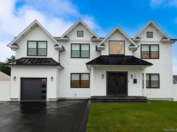 23 Faith Lane, Westbury NY 11590