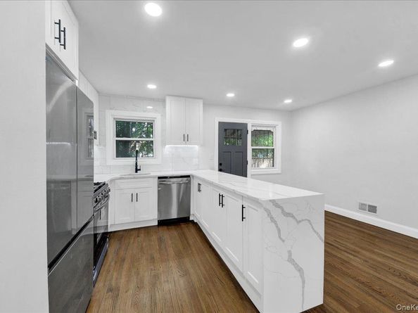 1052 E 227th Street, Bronx NY 10466