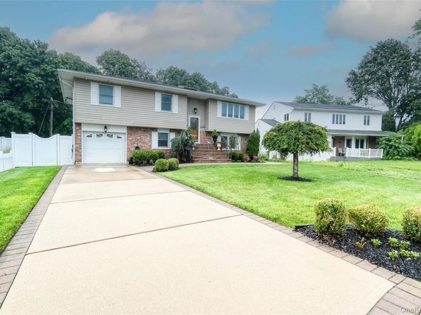 1352 Estelle Court, Seaford NY 11783