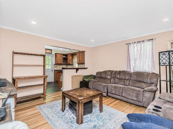 29 S Washington Avenue, Hartsdale NY 10530