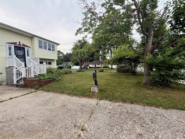 411 Mayflower Avenue, Brentwood NY 11717