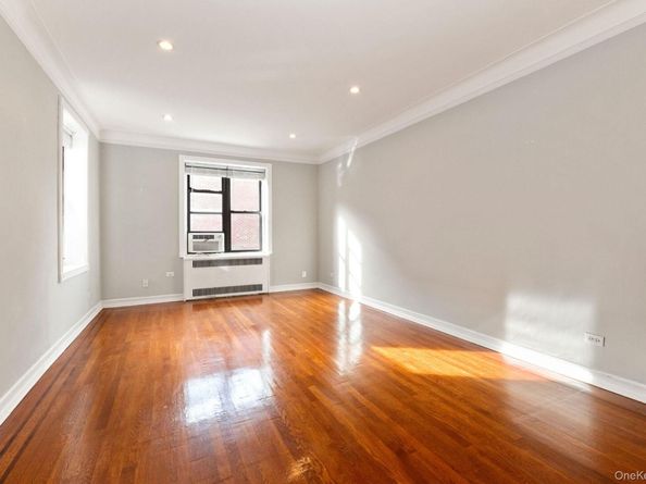 25-40 31st Avenue 6E/F, Astoria NY 11106
