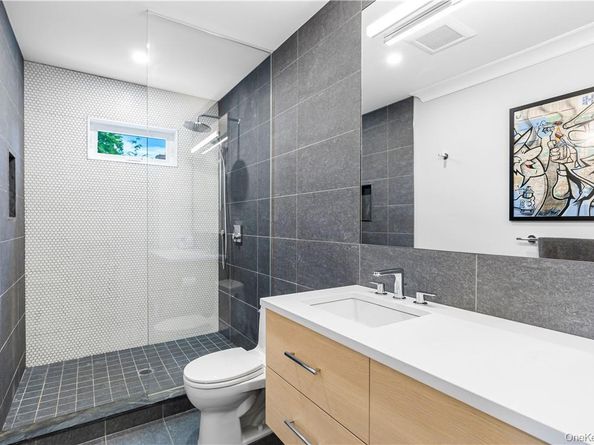 622 W 256th Street, Bronx NY 10471