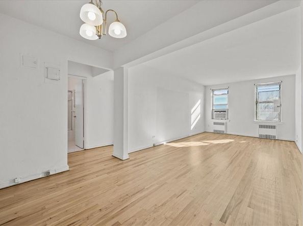 2750 Olinville Avenue 3L, Bronx NY 10467