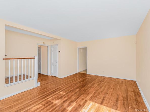 143 Hilltop Acres 143, Yonkers NY 10704