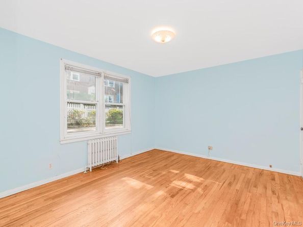 143 Hilltop Acres 143, Yonkers NY 10704