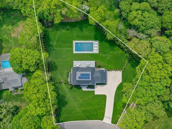 5 White Oak Lane, Southampton NY 11968