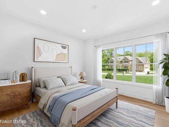 5 White Oak Lane, Southampton NY 11968