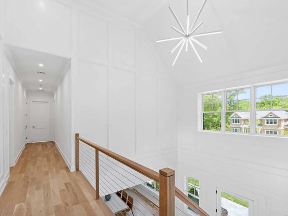 5 White Oak Lane, Southampton NY 11968