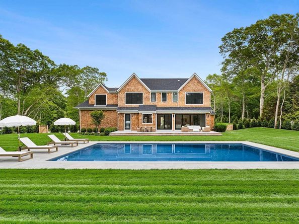5 White Oak Lane, Southampton NY 11968