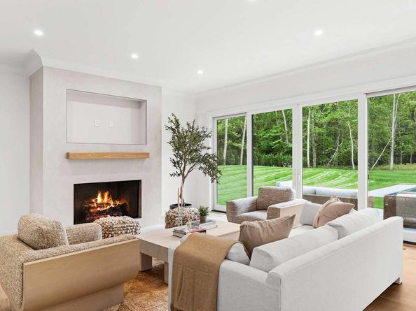 5 White Oak Lane, Southampton NY 11968