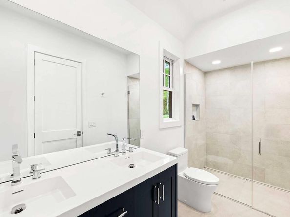 5 White Oak Lane, Southampton NY 11968