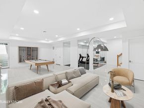 5 White Oak Lane, Southampton NY 11968