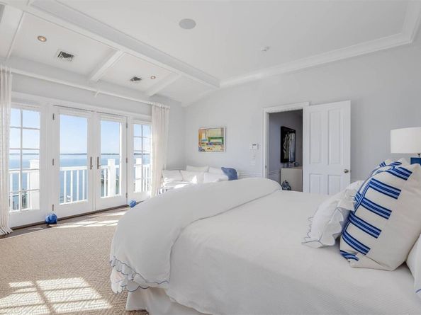 70 Peconic Avenue, Shelter Island NY 11964