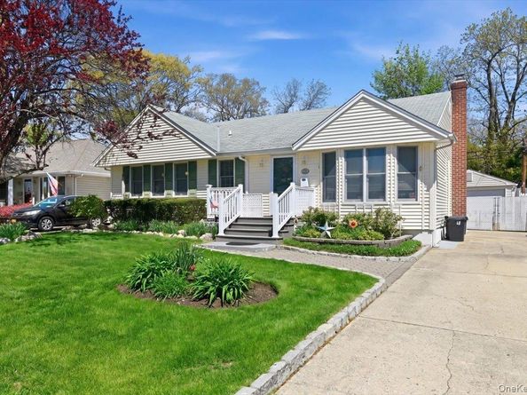 2937 Morgan Drive, Wantagh NY 11793