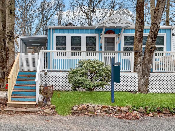 21 Cottage Road, Baiting Hollow NY 11933