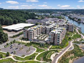 100 Garvies Point Road 1116, Glen Cove NY 11542
