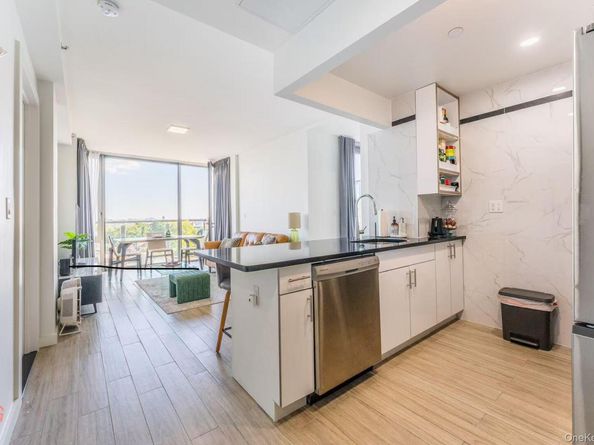 144-27 Sanford Avenue 8O, Flushing NY 11355