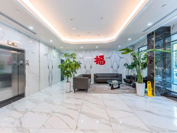 144-27 Sanford Avenue 8O, Flushing NY 11355