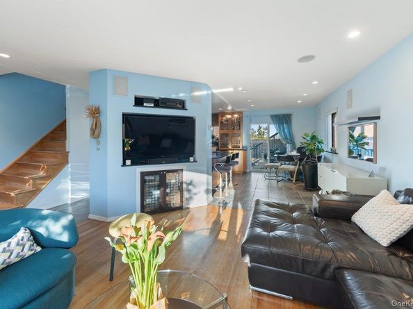 902 Dean Avenue, Bronx NY 10465