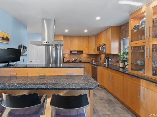902 Dean Avenue, Bronx NY 10465