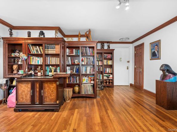 3531 Bronxwood Avenue 2J, Bronx NY 10469