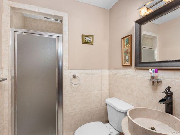3531 Bronxwood Avenue 2J, Bronx NY 10469