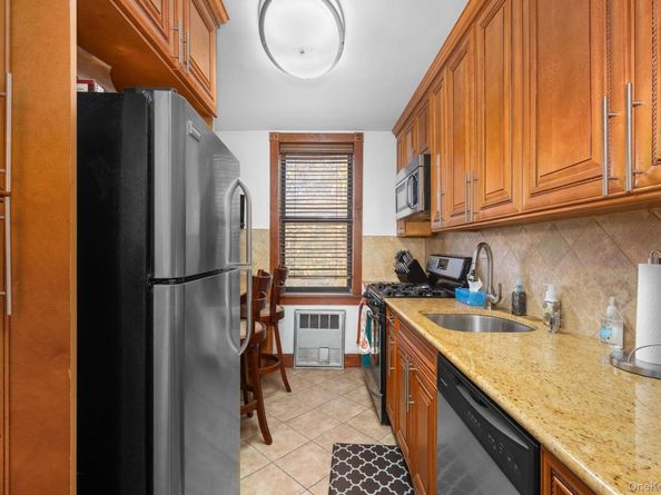 3531 Bronxwood Avenue 2J, Bronx NY 10469