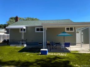 154 Charter Oaks, Brentwood NY 11717