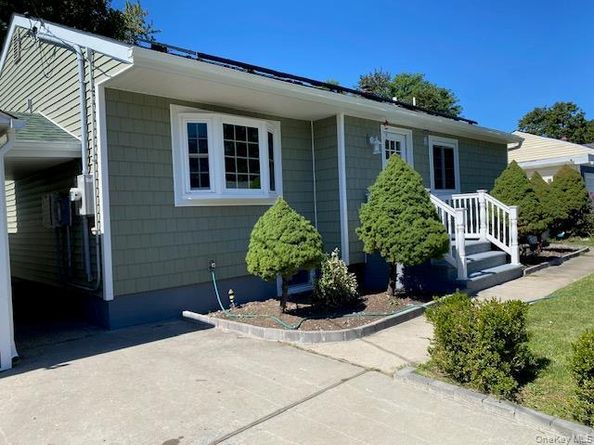 154 Charter Oaks, Brentwood NY 11717