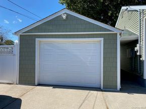 154 Charter Oaks, Brentwood NY 11717