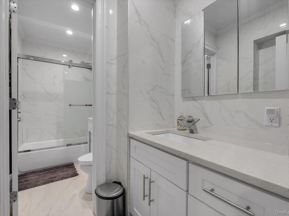 211-40 18 Avenue 4B, Flushing NY 11360