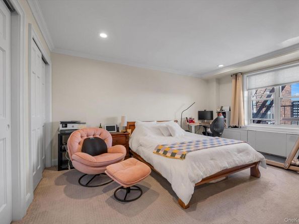211-40 18 Avenue 4B, Flushing NY 11360