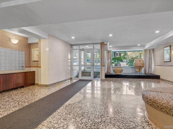 211-40 18 Avenue 4B, Flushing NY 11360