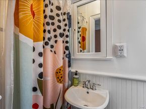 38-30 Douglaston Parkway G2, Douglaston NY 11363